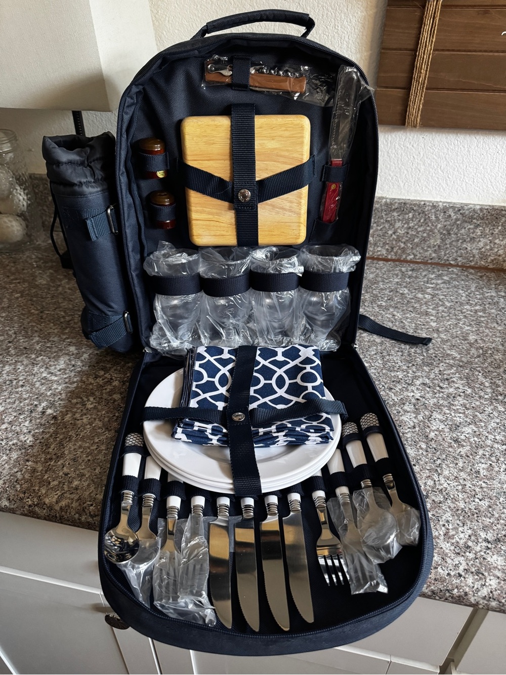 Picnic at Ascot Deluxe 4 Person Picnic Backpack Set